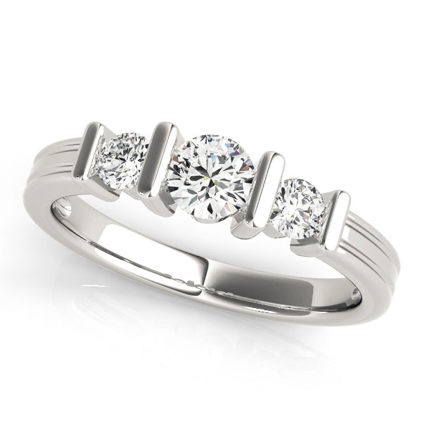 ENGAGEMENT RINGS 3 STONE ROUND