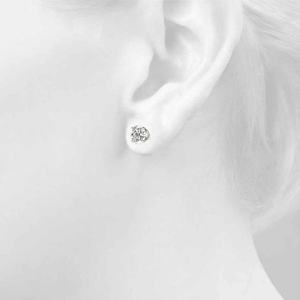 2 CT Stud Earrings